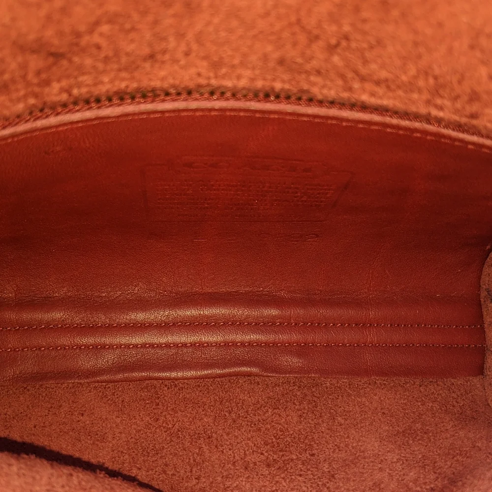 ✨🍒Vintage Coach Chrystie crossbody 9892 in Bordeaux - Picture 5 of 8